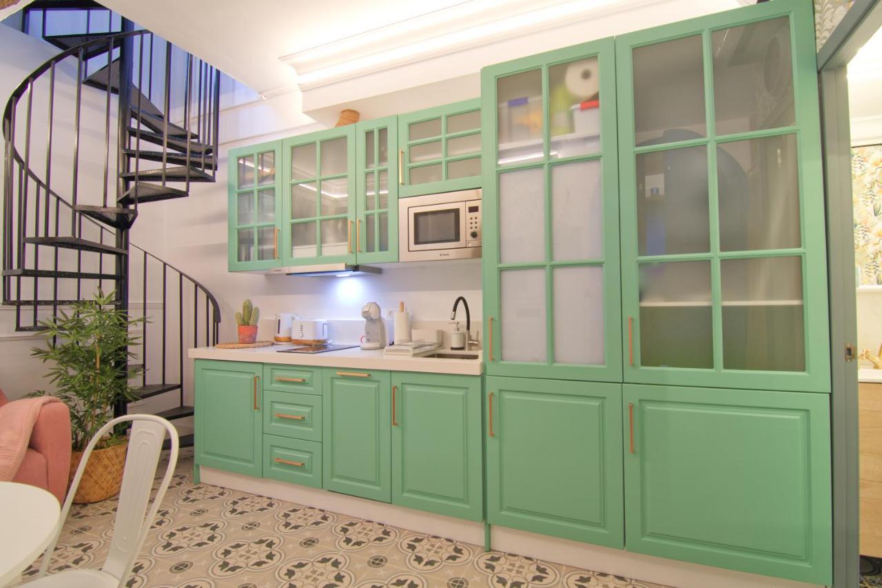 Mara'S Apartments Torremolinos La Mar - Beachfront Tiny House - Bajondillo Eksteriør billede