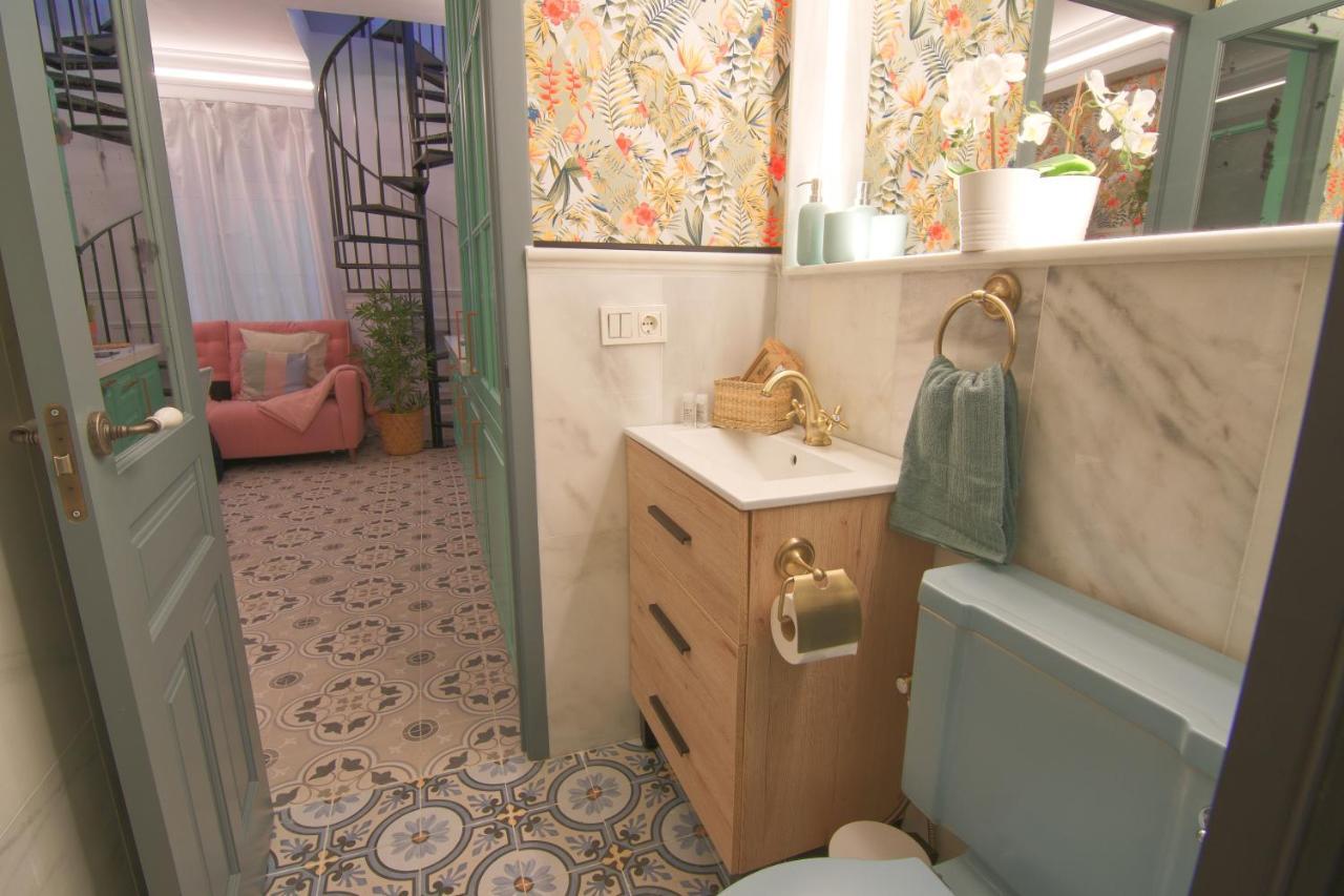 Mara'S Apartments Torremolinos La Mar - Beachfront Tiny House - Bajondillo Eksteriør billede