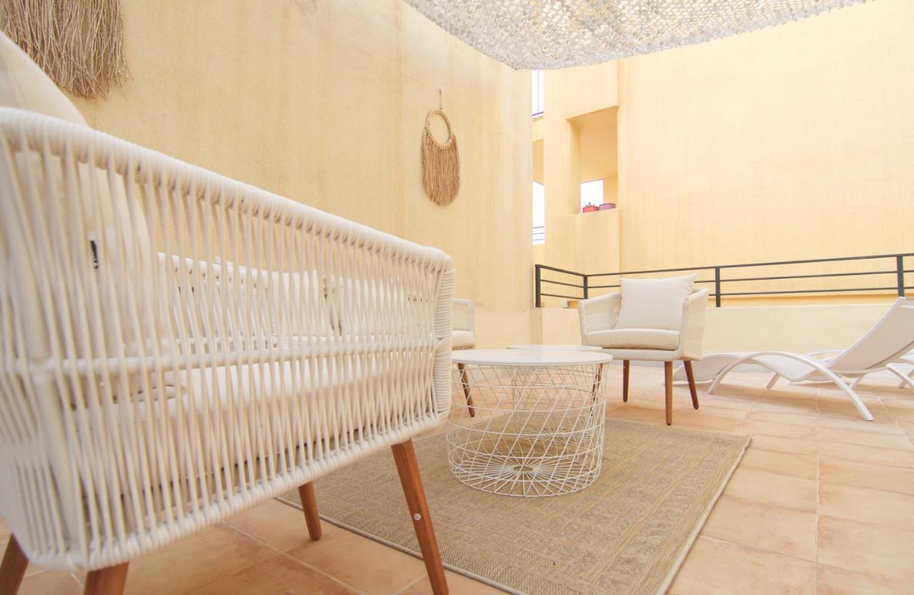 Mara'S Apartments Torremolinos La Mar - Beachfront Tiny House - Bajondillo Eksteriør billede