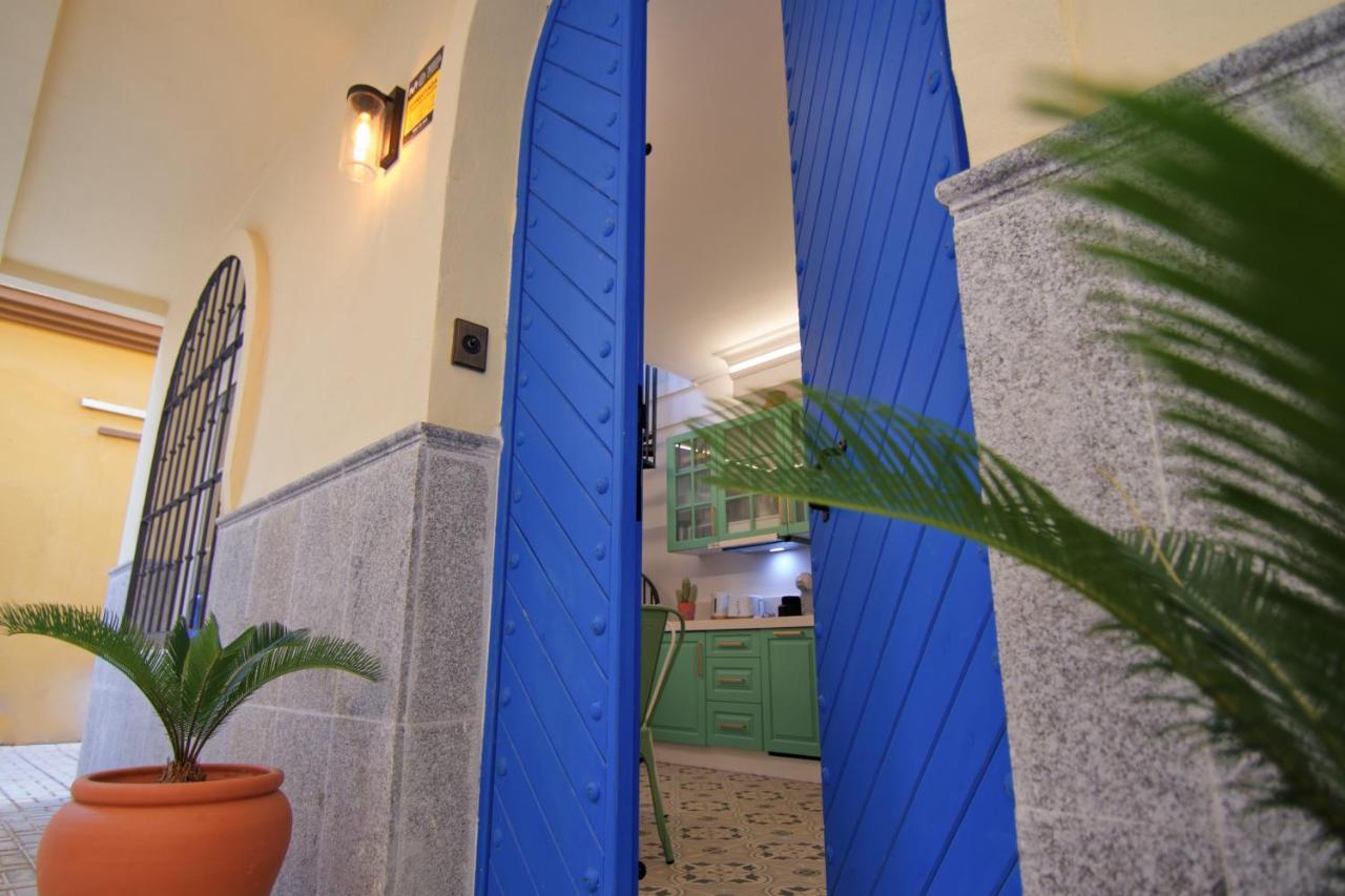Mara'S Apartments Torremolinos La Mar - Beachfront Tiny House - Bajondillo Eksteriør billede