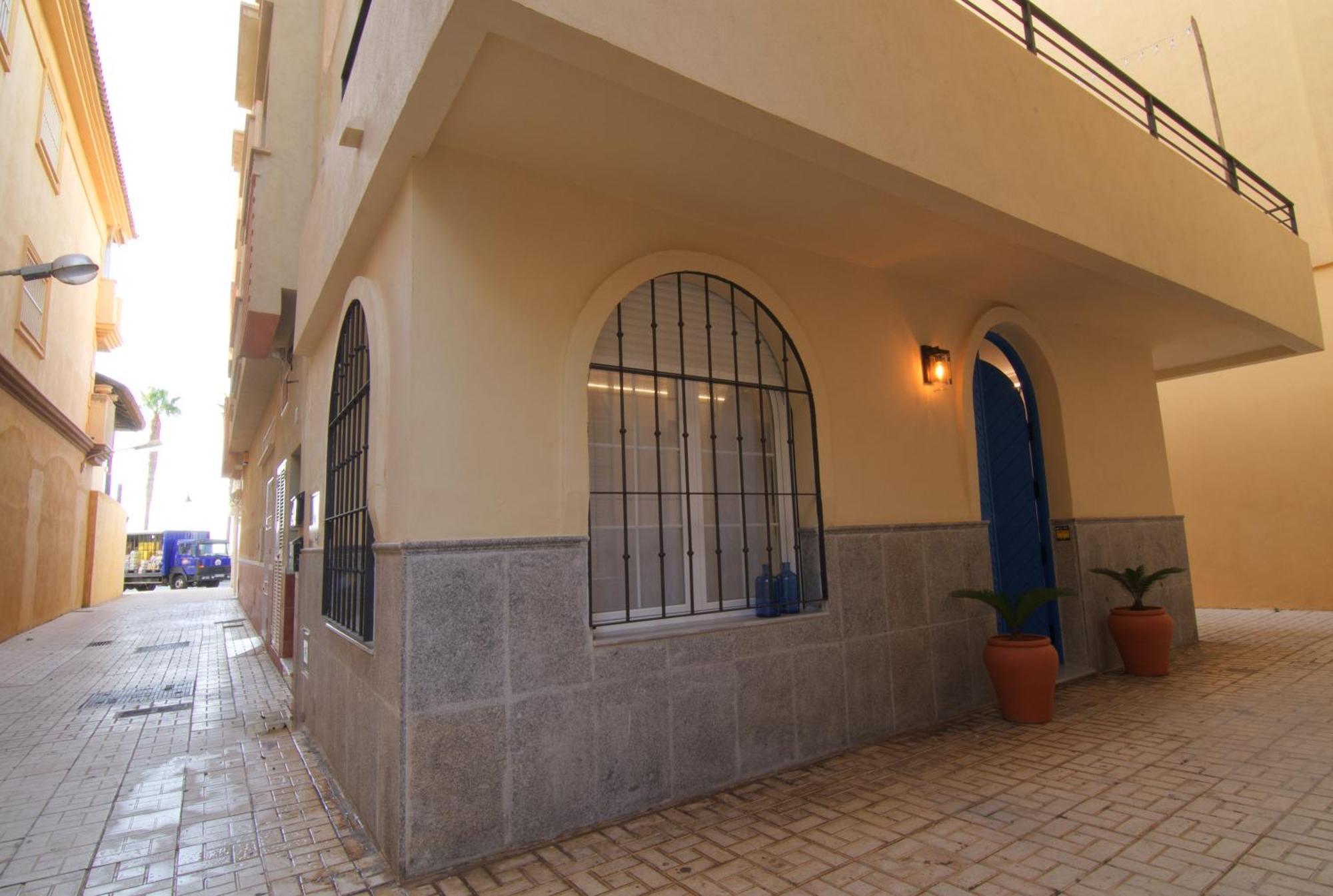 Mara'S Apartments Torremolinos La Mar - Beachfront Tiny House - Bajondillo Eksteriør billede
